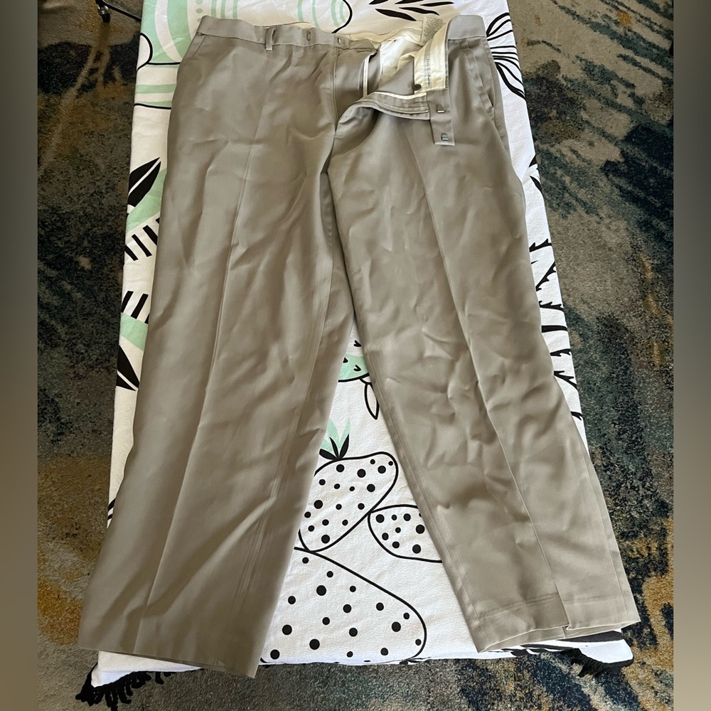 Men’s PerryEllis Portfolio Dress Pants. Dry Cleaned, Great Condition.